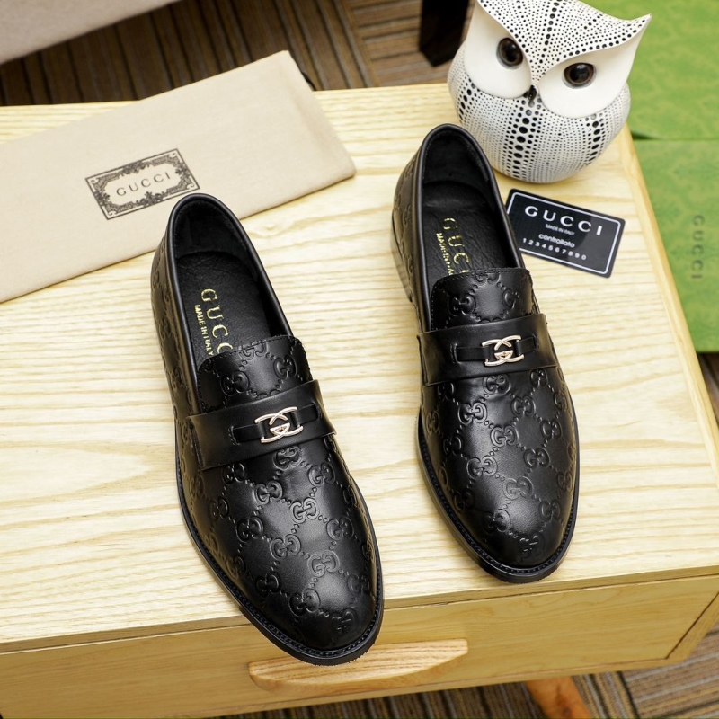 G*u*i leather shoes